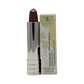 Color de labios que da forma al lápiz labial dramáticamente diferente de Clinique